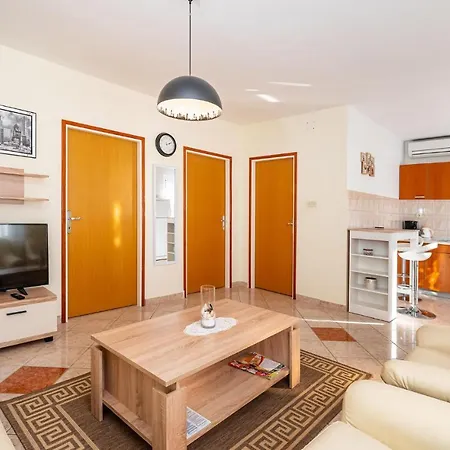 2 Bedroom Cozy In *