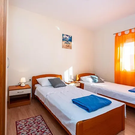 2 Bedroom Cozy In * Kruševo