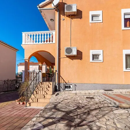2 Bedroom Stunning In Апартаменты