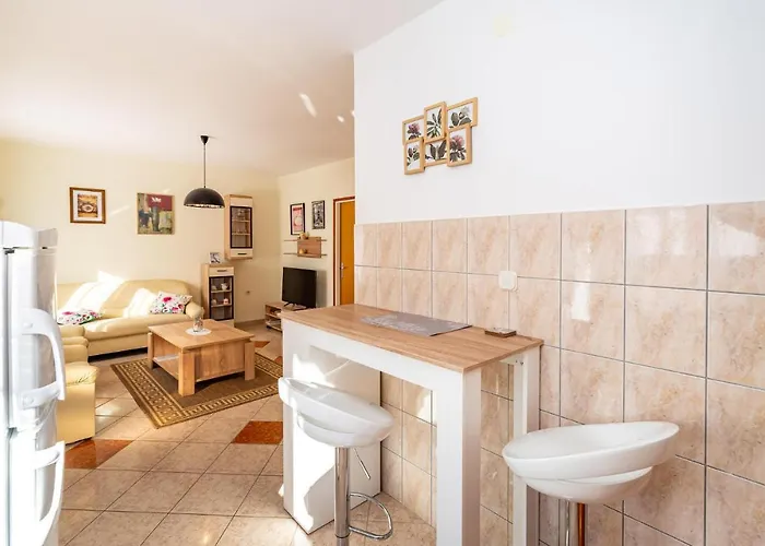 Апартаменты 2 Bedroom Stunning In *