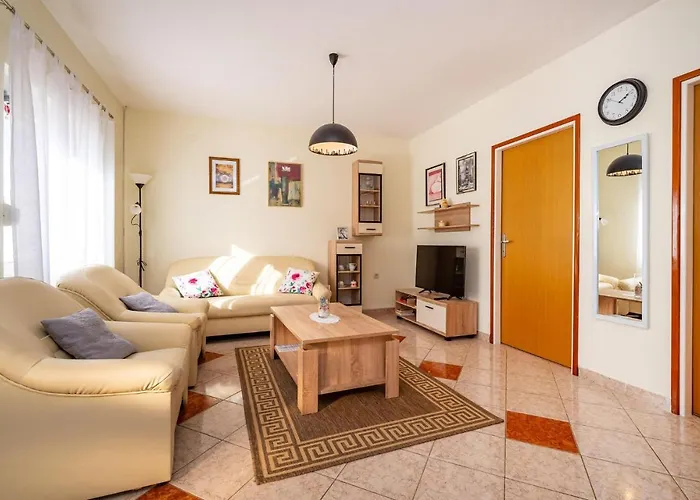Апартаменты 2 Bedroom Stunning In *