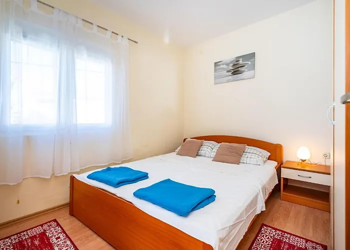 Апартаменты 2 Bedroom Stunning In
